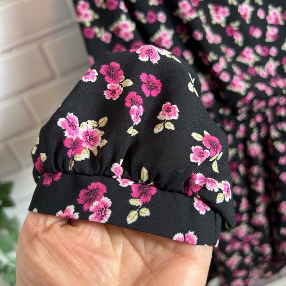 EXPRESS women Floral V-Neck Long Sleeve romper/size SP - Picture 11 of 12